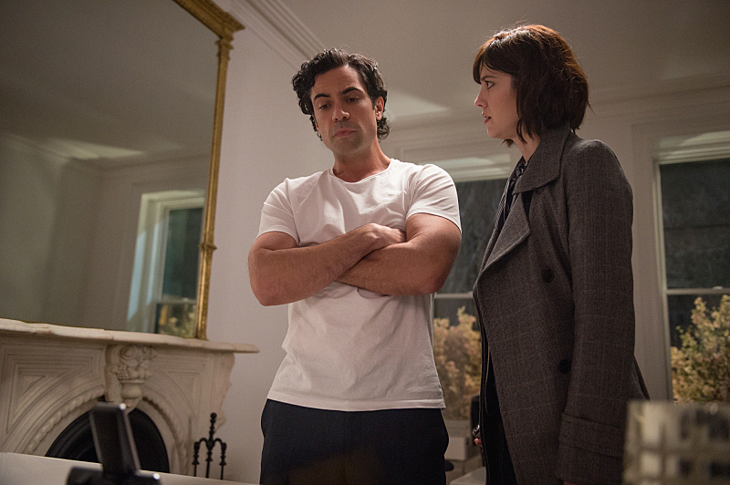 Danny Pino, Mary Elizabeth Winstead (CBS)